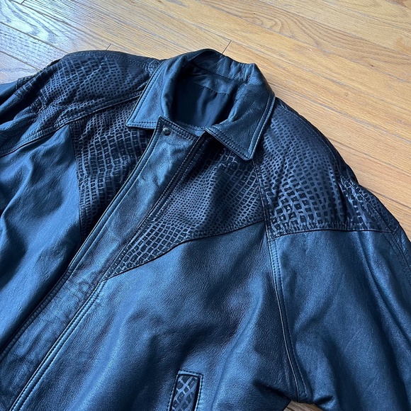 Vintage Jackets & Blazers - Vintage 80s Black Leather Bomber Jacket